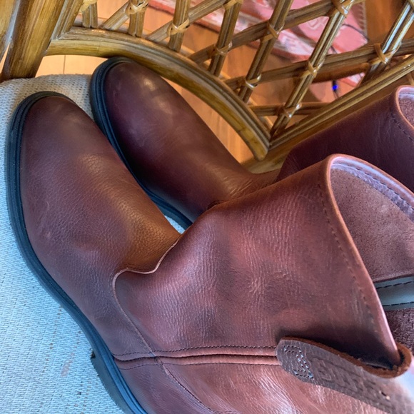 Red Wing Boots 1132 SUPERSOLE®MEN'S 11-INCH SOFT TOE PULL-ON SIZE 11 D. - Picture 5 of 8